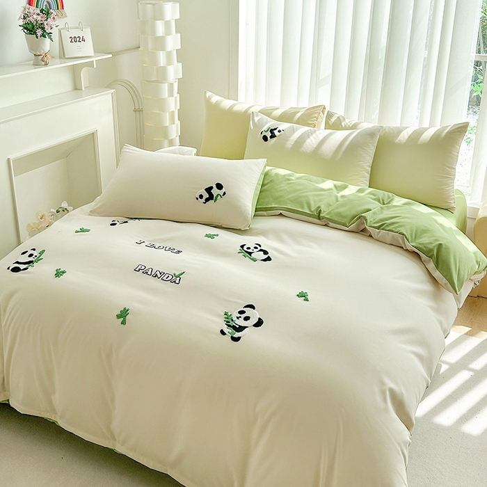 91家纺网 家纺一手货源 找家纺 眷恋家纺 2026新款卡通毛巾绣水洗棉四件套 熊猫-米黄+云川绿
