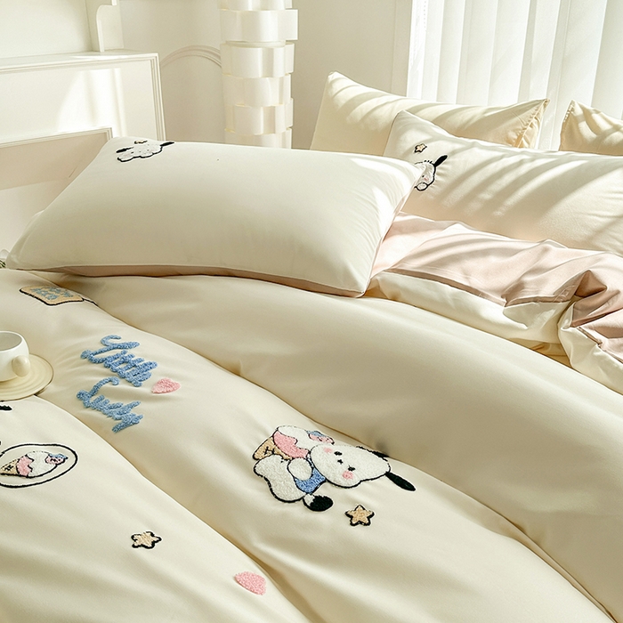 91家纺网 家纺一手货源 找家纺 眷恋家纺 2026新款卡通毛巾绣水洗棉四件套 小幸运-米黄+咖