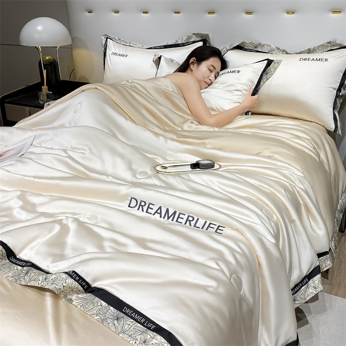 91家纺网 家纺一手货源 找家纺 （总）眷恋家纺 2026新款水洗真丝冰丝宽边刺绣夏被三件套四件套-克里斯汀系列