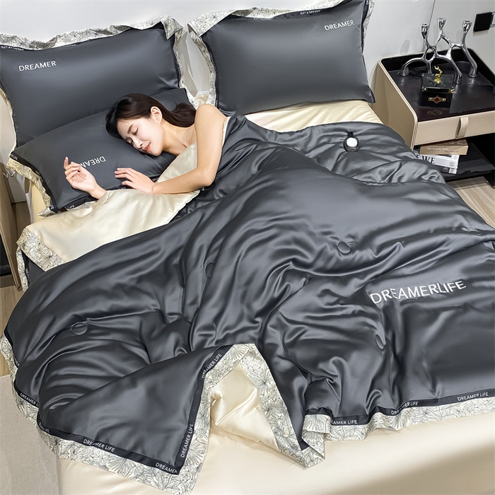 91家纺网 家纺一手货源 找家纺 眷恋家纺 2026新款水洗真丝冰丝宽边刺绣夏被三件套四件套-克里斯汀系列 克里斯汀-高级灰+奶茶