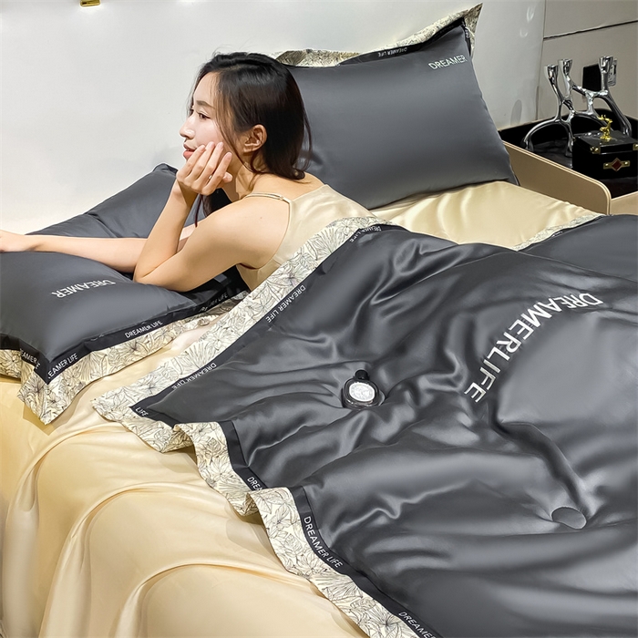 91家纺网 家纺一手货源 找家纺 眷恋家纺 2026新款水洗真丝冰丝宽边刺绣夏被三件套四件套-克里斯汀系列 克里斯汀-高级灰+奶茶