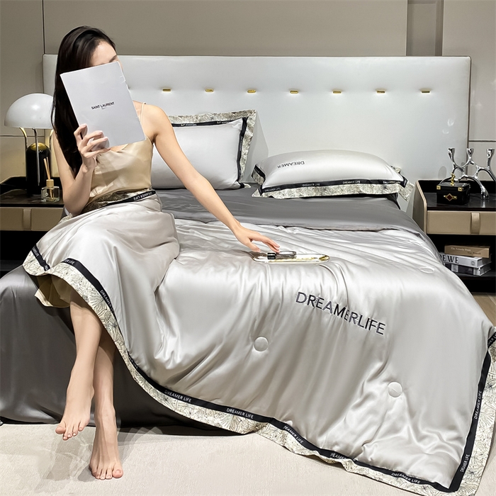 91家纺网 家纺一手货源 找家纺 眷恋家纺 2026新款水洗真丝冰丝宽边刺绣夏被三件套四件套-克里斯汀系列 克里斯汀-山灰+中灰