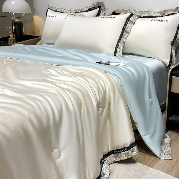 91家纺网 家纺一手货源 找家纺 眷恋家纺 2026新款水洗真丝冰丝宽边刺绣夏被三件套四件套-克里斯汀系列 克里斯汀-奶昔白+天空蓝