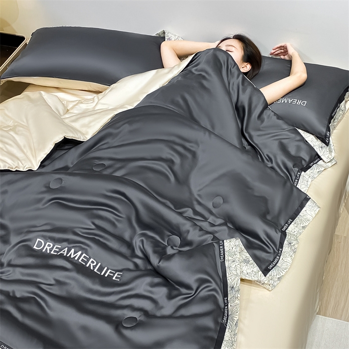 91家纺网 家纺一手货源 找家纺 眷恋家纺 2026新款水洗真丝冰丝宽边刺绣夏被三件套四件套-克里斯汀系列 克里斯汀-高级灰+奶茶