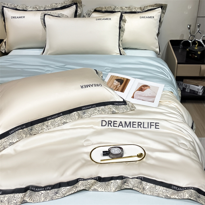 91家纺网 家纺一手货源 找家纺 眷恋家纺 2026新款水洗真丝冰丝宽边刺绣夏被三件套四件套-克里斯汀系列 克里斯汀-奶昔白+天空蓝