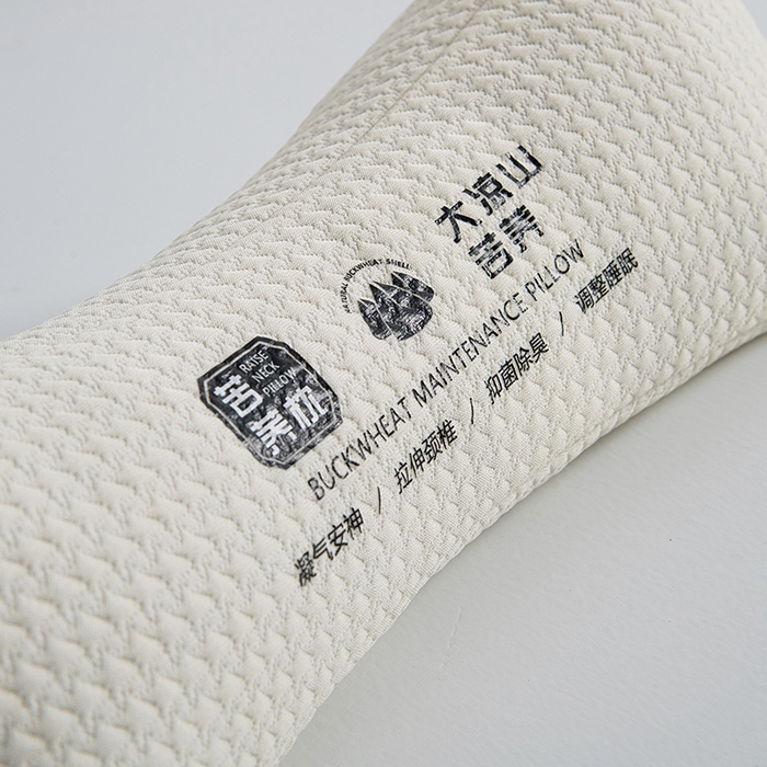 91家纺网 家纺一手货源 找家纺 莉迪娅 2026新款纯棉三角曲线荞麦护颈枕枕头枕芯 针织圆形护颈枕 白