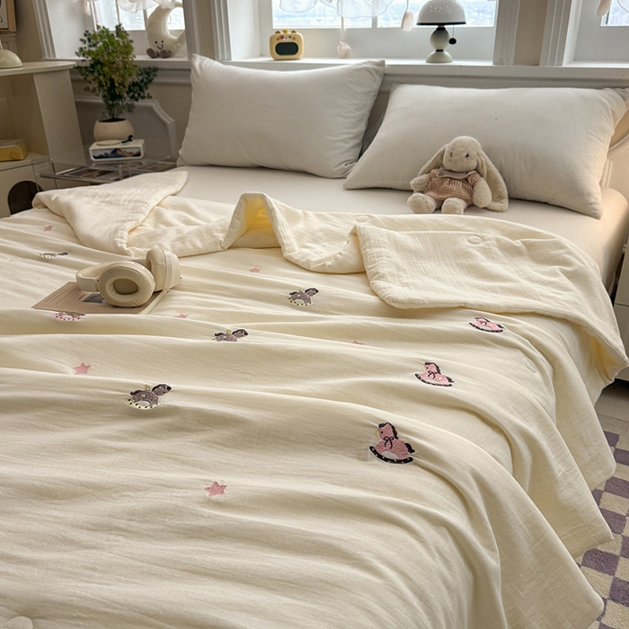 91家纺网 家纺一手货源 找家纺 一加一 2026新款双层纱刺绣大豆夏被夏凉被空调被-夏日盟友 夏日盟友-马上睡