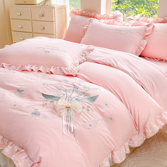 91家纺网 家纺一手货源 找家纺 莉迪娅 2026新款A类糯小棉刺绣花边四件套-铃兰系列 铃兰-粉