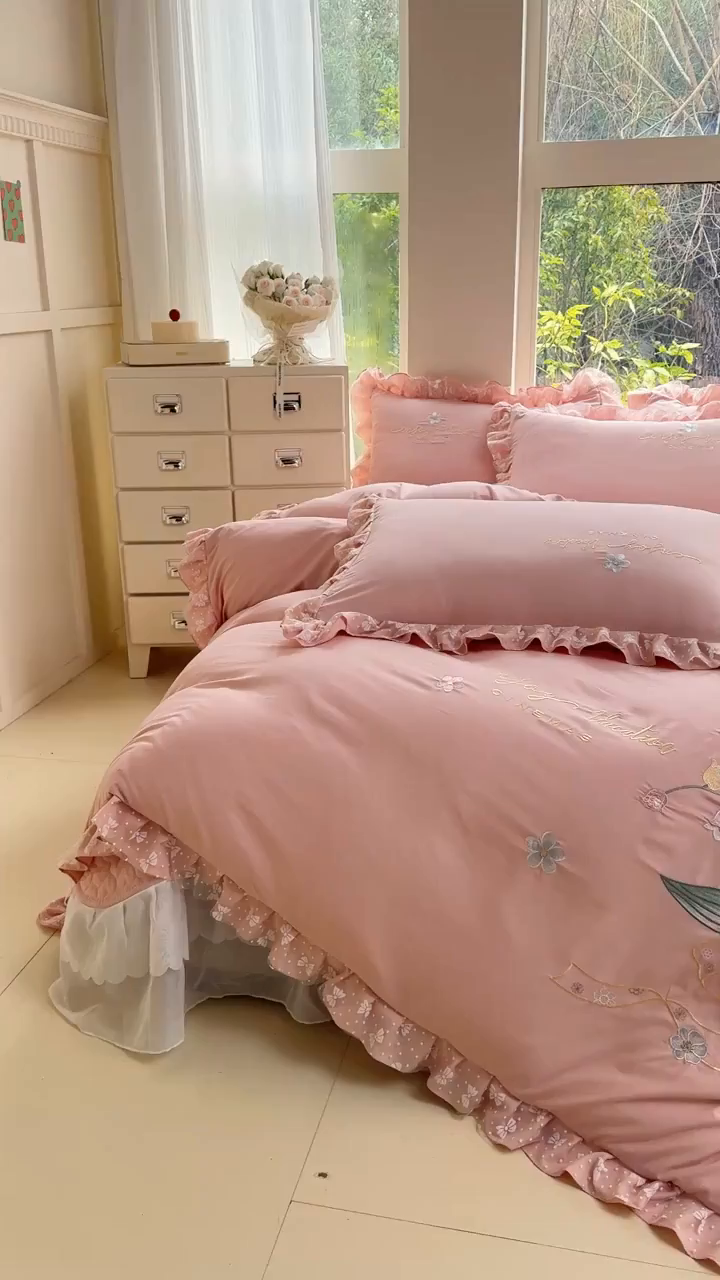 91家纺网 家纺一手货源 找家纺 莉迪娅 2026新款A类糯小棉刺绣花边四件套-铃兰系列 铃兰-粉