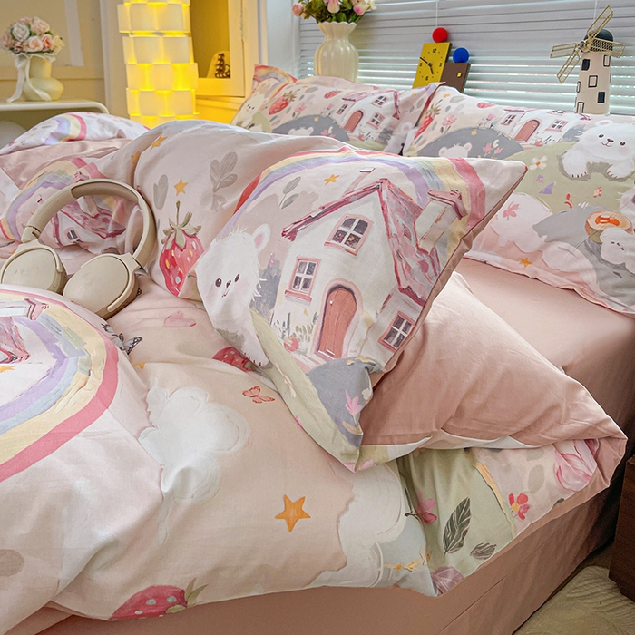 91家纺网 家纺一手货源 找家纺 大柏树 2026新款全棉纯棉13376印花四件套 花间小熊