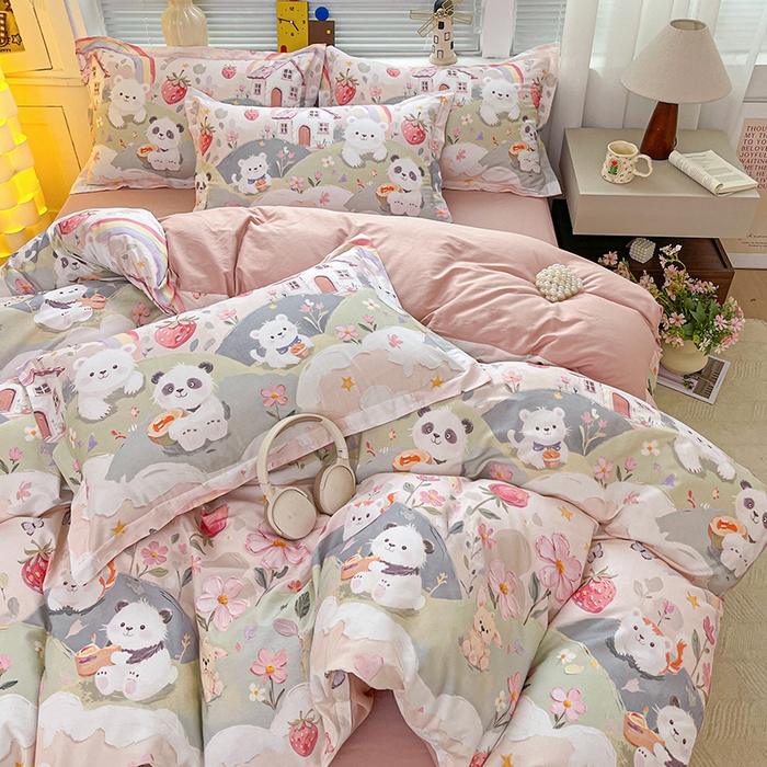 91家纺网 家纺一手货源 找家纺 大柏树 2026新款全棉纯棉13376印花四件套 花间小熊