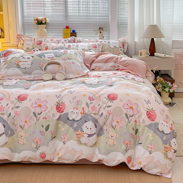 91家纺网 家纺一手货源 找家纺 大柏树 2026新款全棉纯棉13376印花四件套 花间小熊