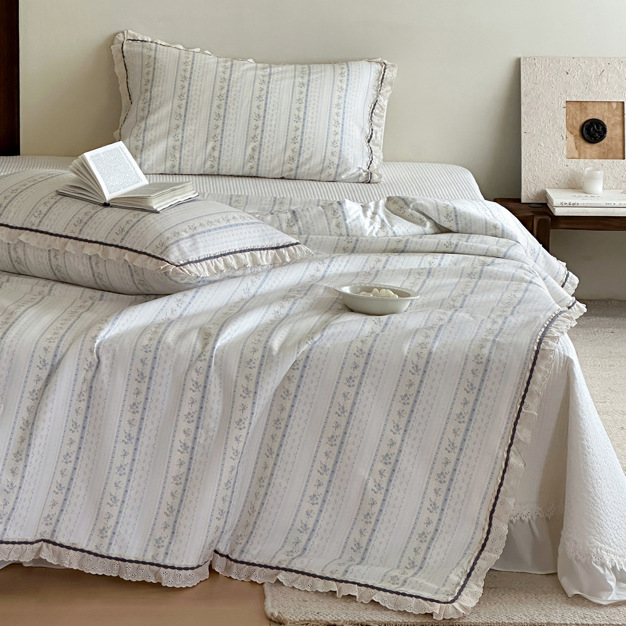 91家纺网 家纺一手货源 找家纺 一加一 2026新款全棉活性印花立体花边大豆夏被夏凉被空调被四件套 浅纹蓝