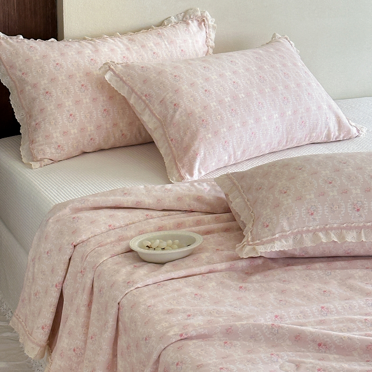 91家纺网 家纺一手货源 找家纺 一加一 2026新款全棉活性印花立体花边大豆夏被夏凉被空调被四件套 浅茶春樱