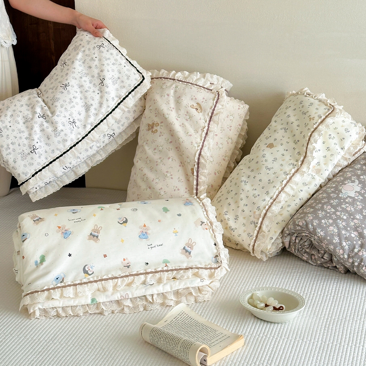 91家纺网 家纺一手货源 找家纺 （总）一加一 2026新款全棉活性印花立体花边大豆夏被夏凉被空调被四件套