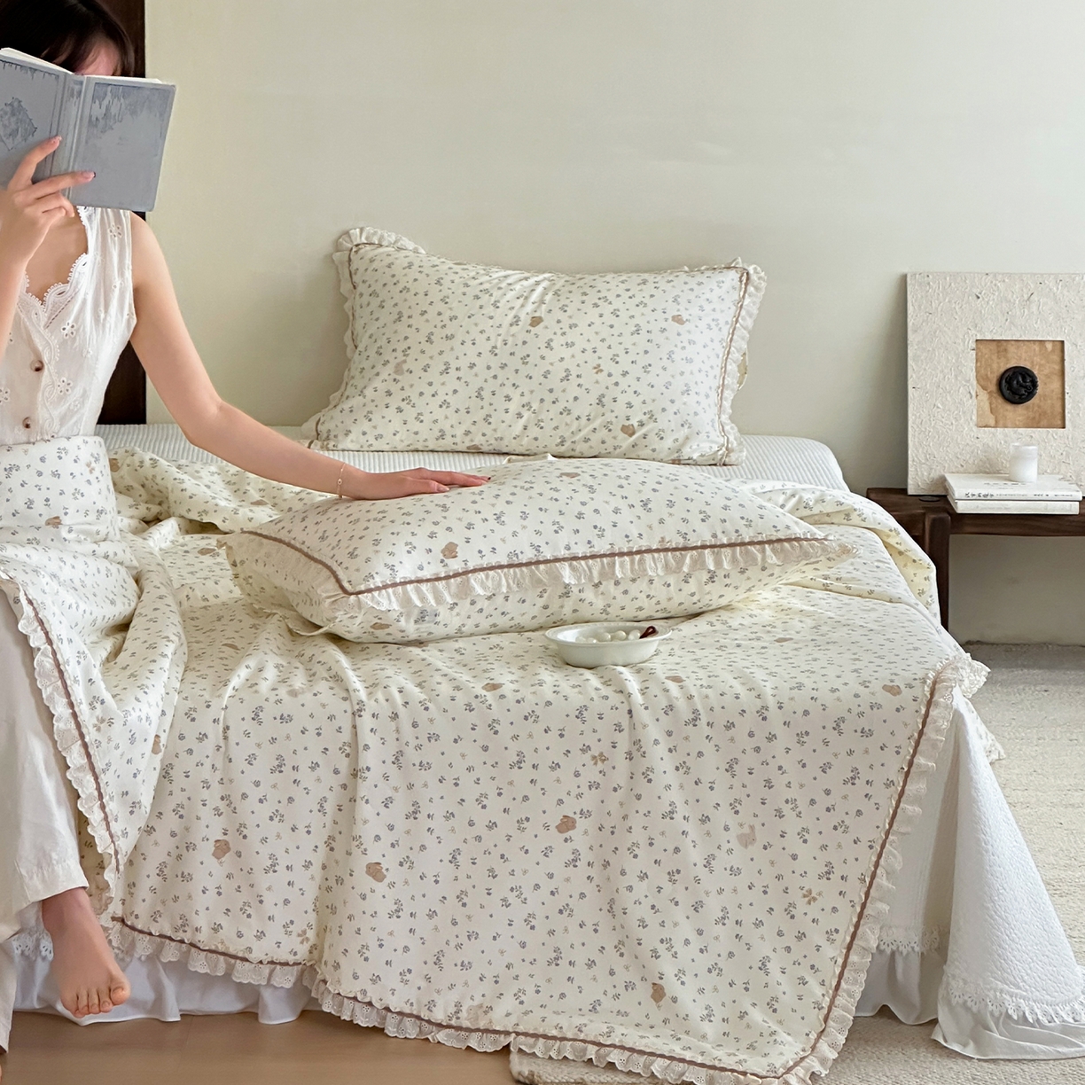 91家纺网 家纺一手货源 找家纺 一加一 2026新款全棉活性印花立体花边大豆夏被夏凉被空调被四件套 微花耳耳