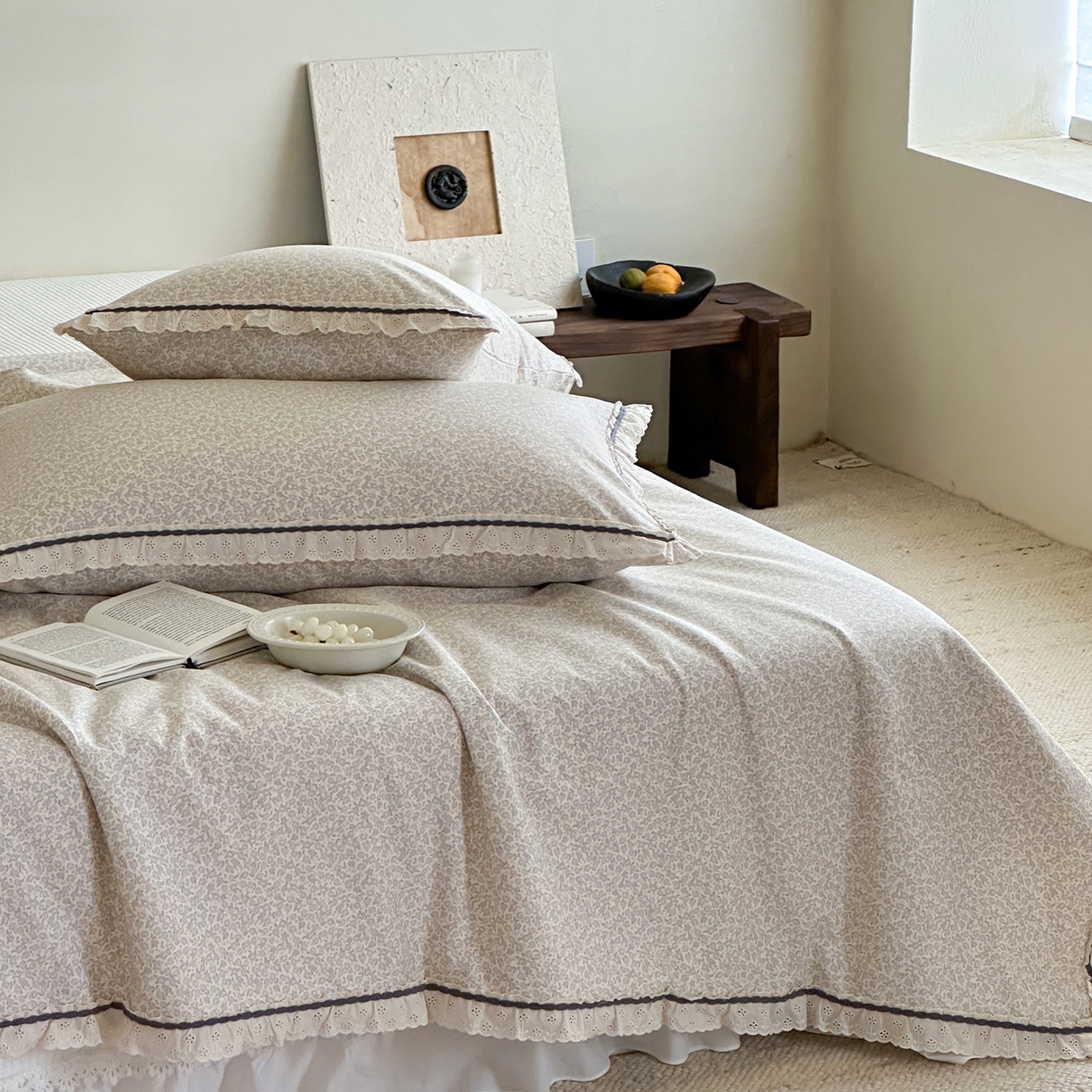 91家纺网 家纺一手货源 找家纺 一加一 2026新款全棉活性印花立体花边大豆夏被夏凉被空调被四件套 浅星纱