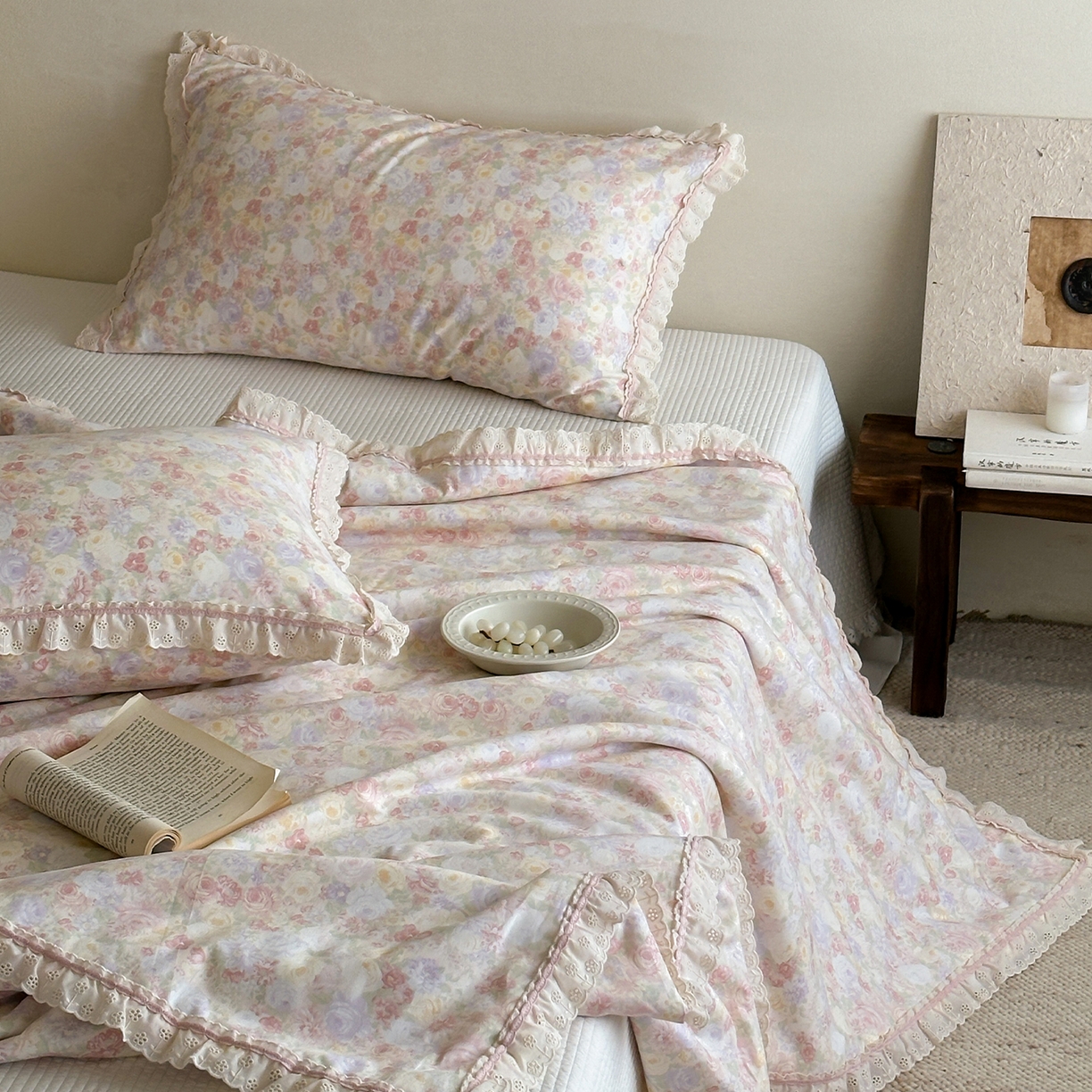 91家纺网 家纺一手货源 找家纺 一加一 2026新款全棉活性印花立体花边大豆夏被夏凉被空调被四件套 蔷薇凝