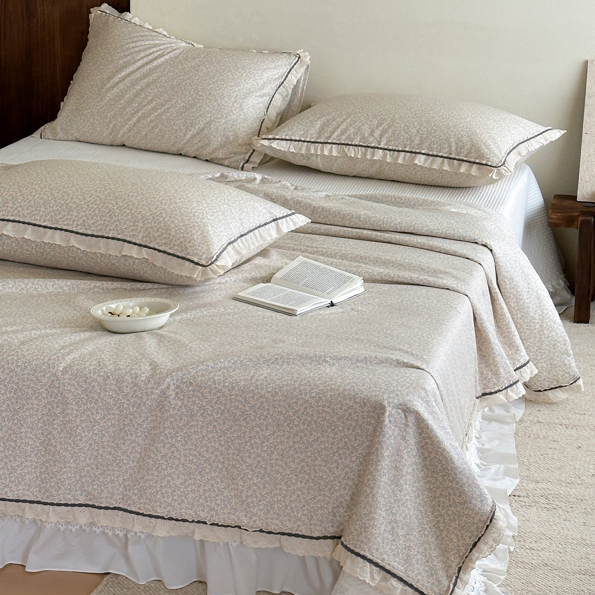 91家纺网 家纺一手货源 找家纺 一加一 2026新款全棉活性印花立体花边大豆夏被夏凉被空调被四件套 浅星纱