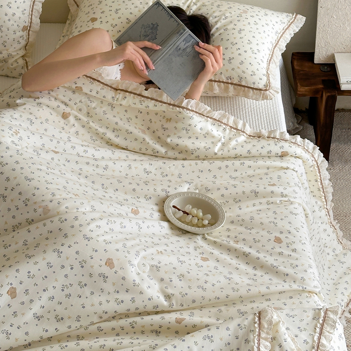 91家纺网 家纺一手货源 找家纺 一加一 2026新款全棉活性印花立体花边大豆夏被夏凉被空调被四件套 微花耳耳