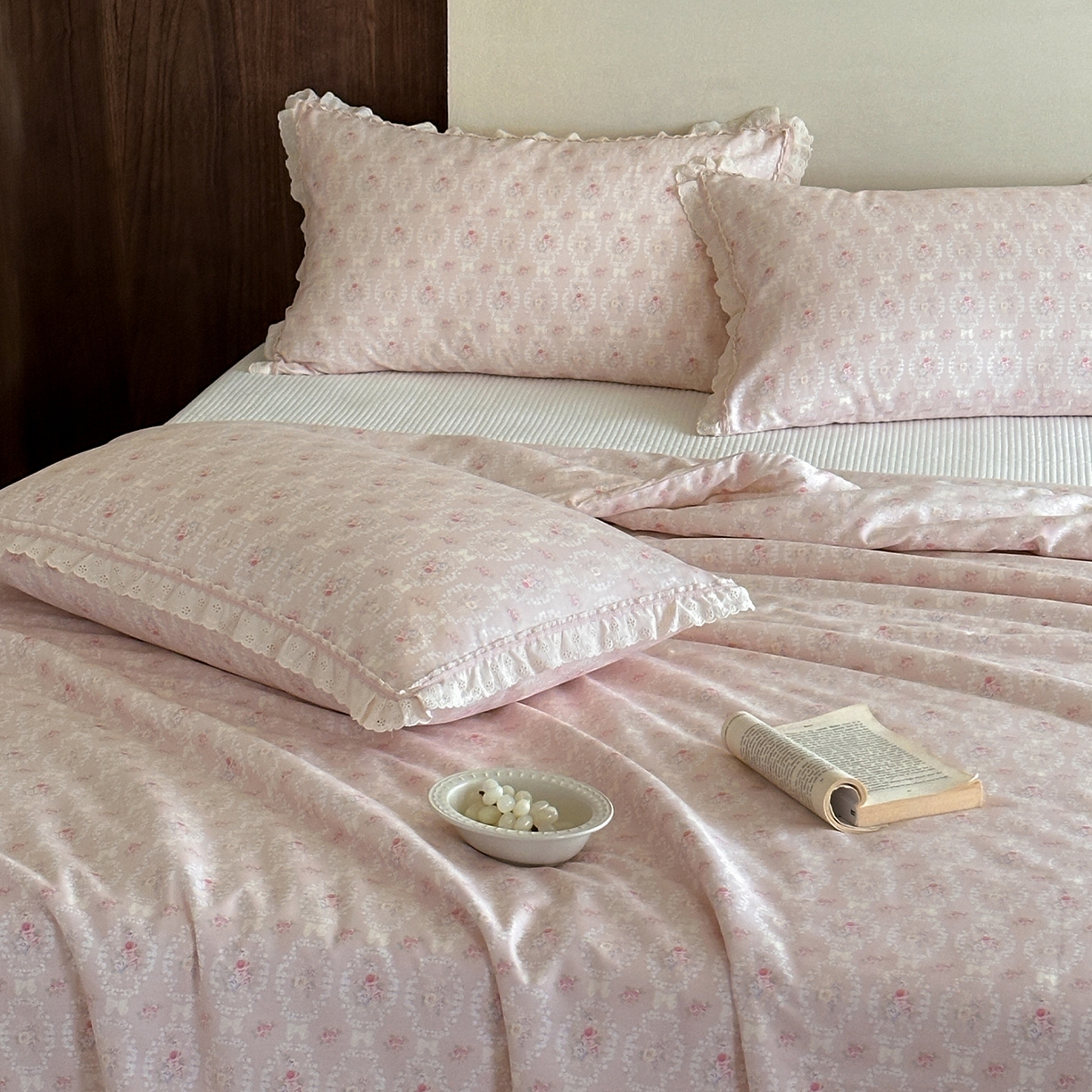 91家纺网 家纺一手货源 找家纺 一加一 2026新款全棉活性印花立体花边大豆夏被夏凉被空调被四件套 浅茶春樱