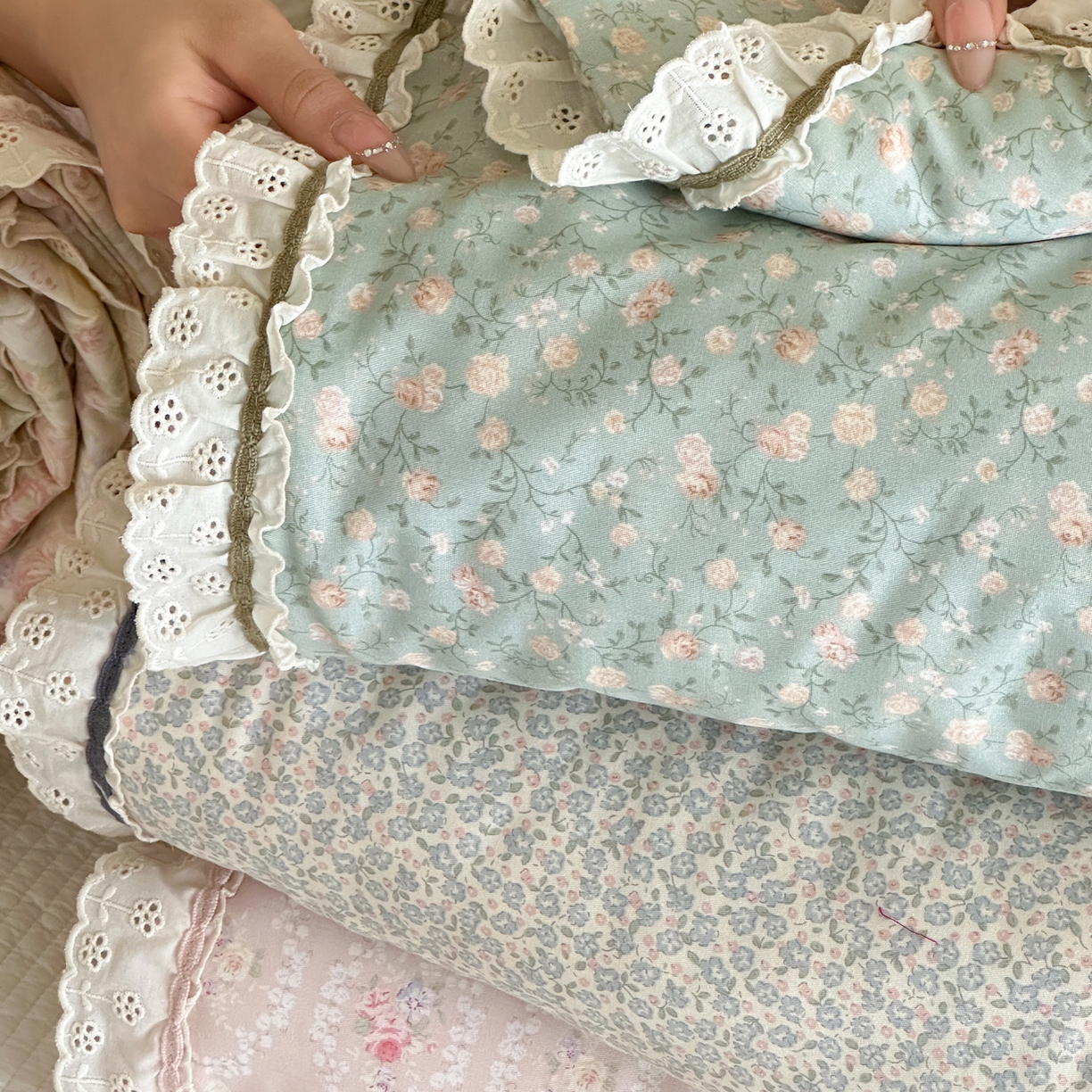 91家纺网 家纺一手货源 找家纺 一加一 2026新款全棉活性印花立体花边大豆夏被夏凉被空调被四件套 组合图仅供展示不可下单