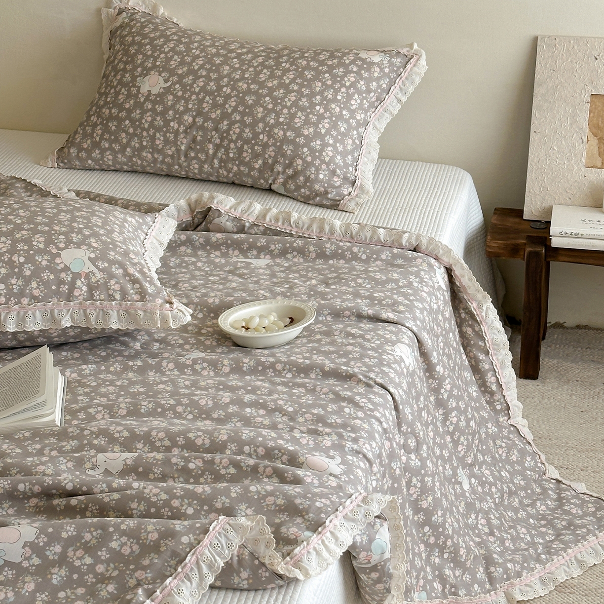 91家纺网 家纺一手货源 找家纺 一加一 2026新款全棉活性印花立体花边大豆夏被夏凉被空调被四件套 泡泡小象