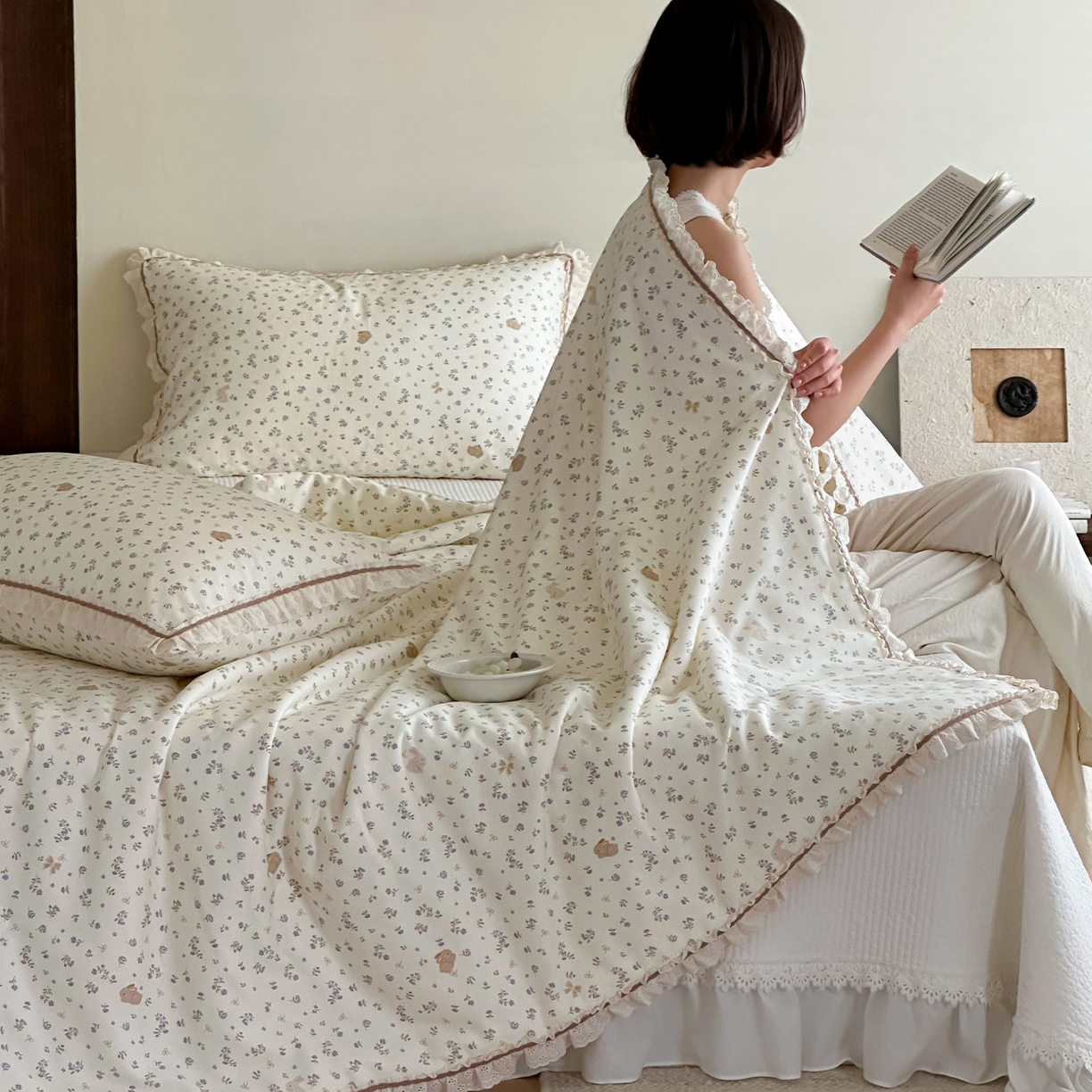 91家纺网 家纺一手货源 找家纺 一加一 2026新款全棉活性印花立体花边大豆夏被夏凉被空调被四件套 微花耳耳