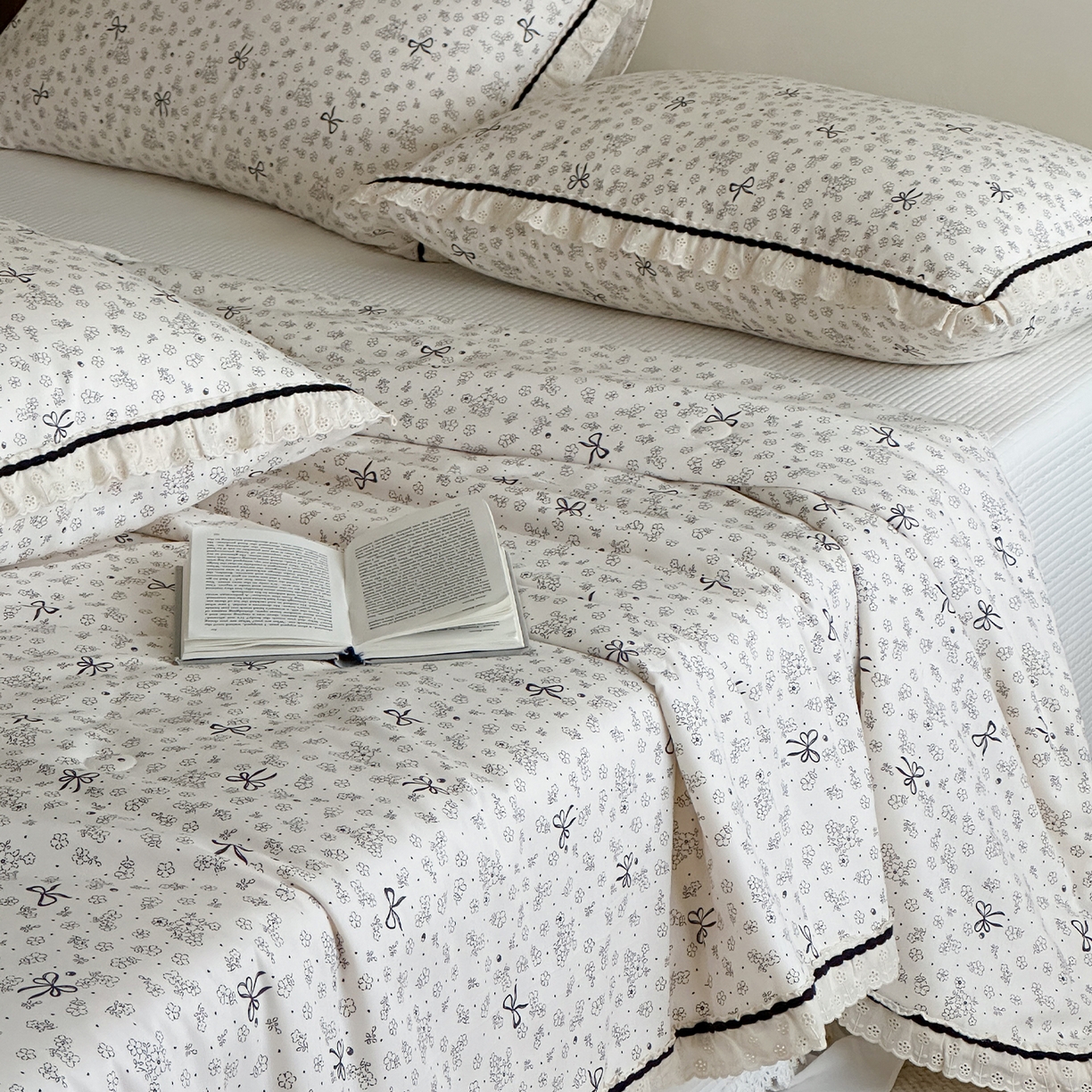 91家纺网 家纺一手货源 找家纺 一加一 2026新款全棉活性印花立体花边大豆夏被夏凉被空调被四件套 星花结