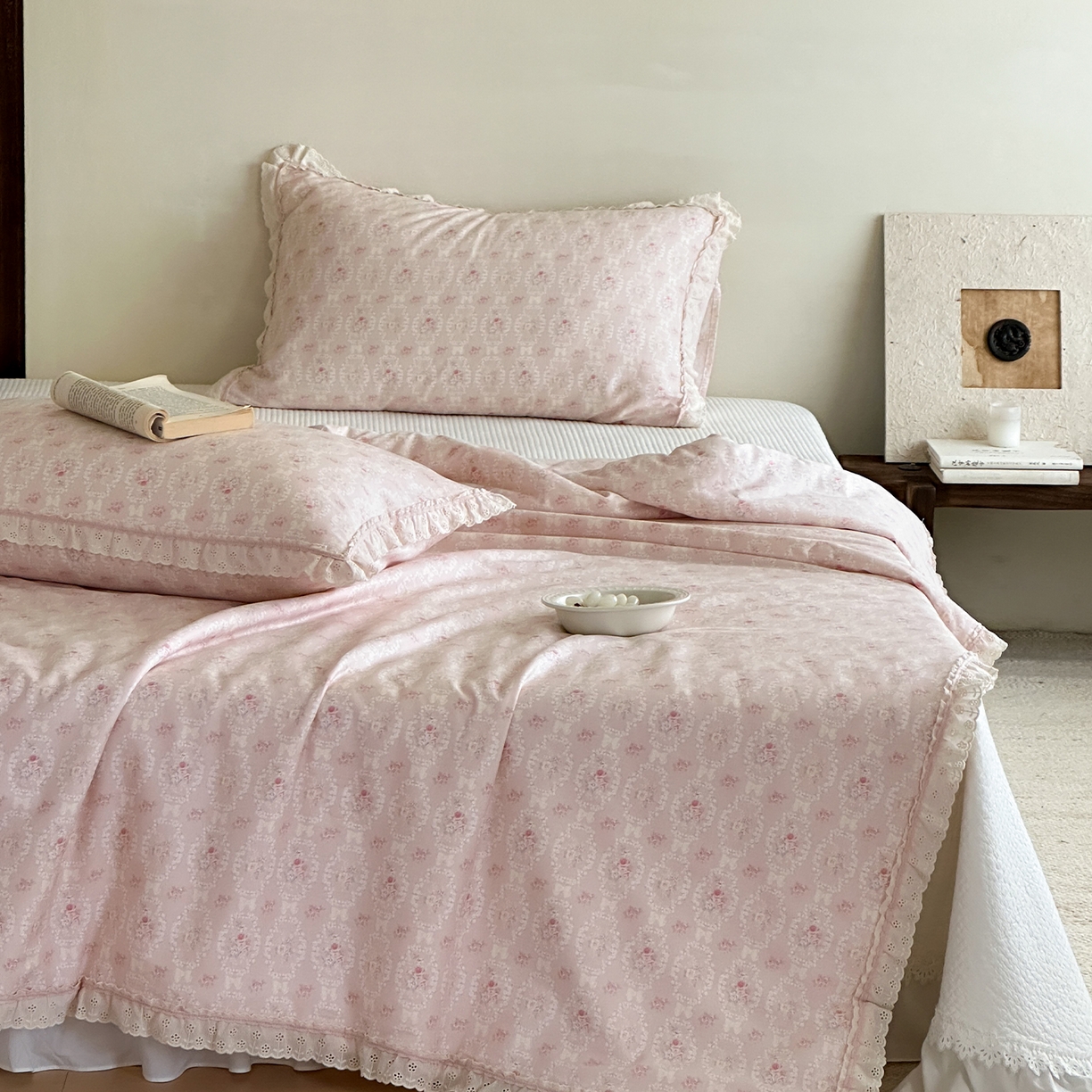 91家纺网 家纺一手货源 找家纺 一加一 2026新款全棉活性印花立体花边大豆夏被夏凉被空调被四件套 浅茶春樱
