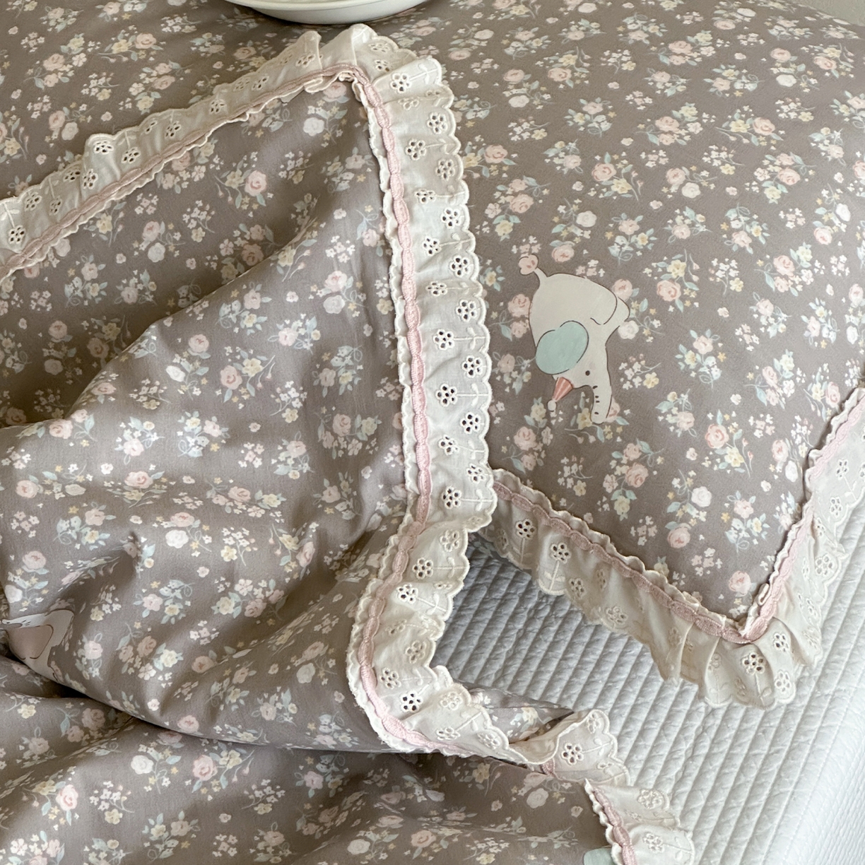 91家纺网 家纺一手货源 找家纺 一加一 2026新款全棉活性印花立体花边大豆夏被夏凉被空调被四件套 泡泡小象