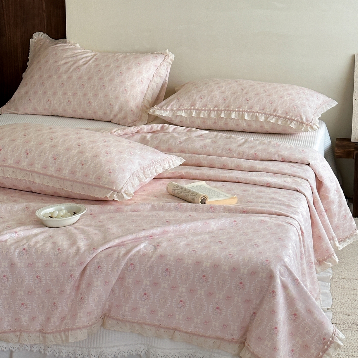 91家纺网 家纺一手货源 找家纺 一加一 2026新款全棉活性印花立体花边大豆夏被夏凉被空调被四件套 浅茶春樱