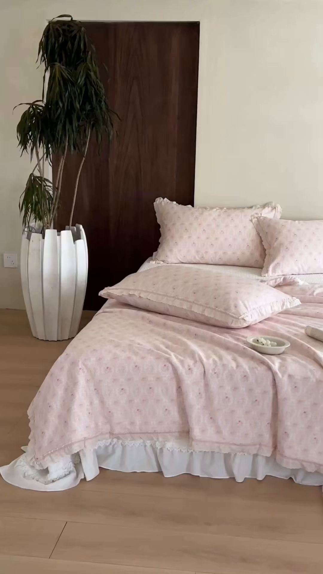 91家纺网 家纺一手货源 找家纺 一加一 2026新款全棉活性印花立体花边大豆夏被夏凉被空调被四件套 浅茶春樱