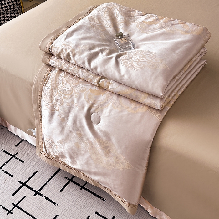 91家纺网 家纺一手货源 找家纺 莉迪娅 2026新款全棉纯棉贡缎提花夏被夏凉被空调被四件套 豪华经典浅咖