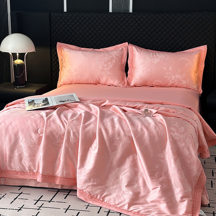 91家纺网 家纺一手货源 找家纺 莉迪娅 2026新款全棉纯棉贡缎提花夏被夏凉被空调被四件套 曼陀罗红玉