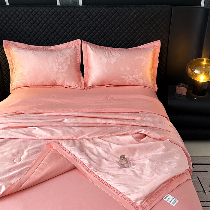 91家纺网 家纺一手货源 找家纺 莉迪娅 2026新款全棉纯棉贡缎提花夏被夏凉被空调被四件套 曼陀罗红玉