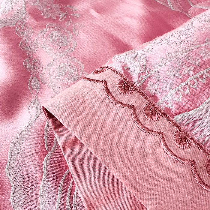 91家纺网 家纺一手货源 找家纺 莉迪娅 2026新款全棉纯棉贡缎提花夏被夏凉被空调被四件套 花逸芳心豆沙