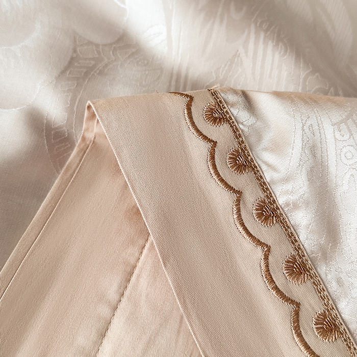 91家纺网 家纺一手货源 找家纺 莉迪娅 2026新款全棉纯棉贡缎提花夏被夏凉被空调被四件套 曼陀罗香槟