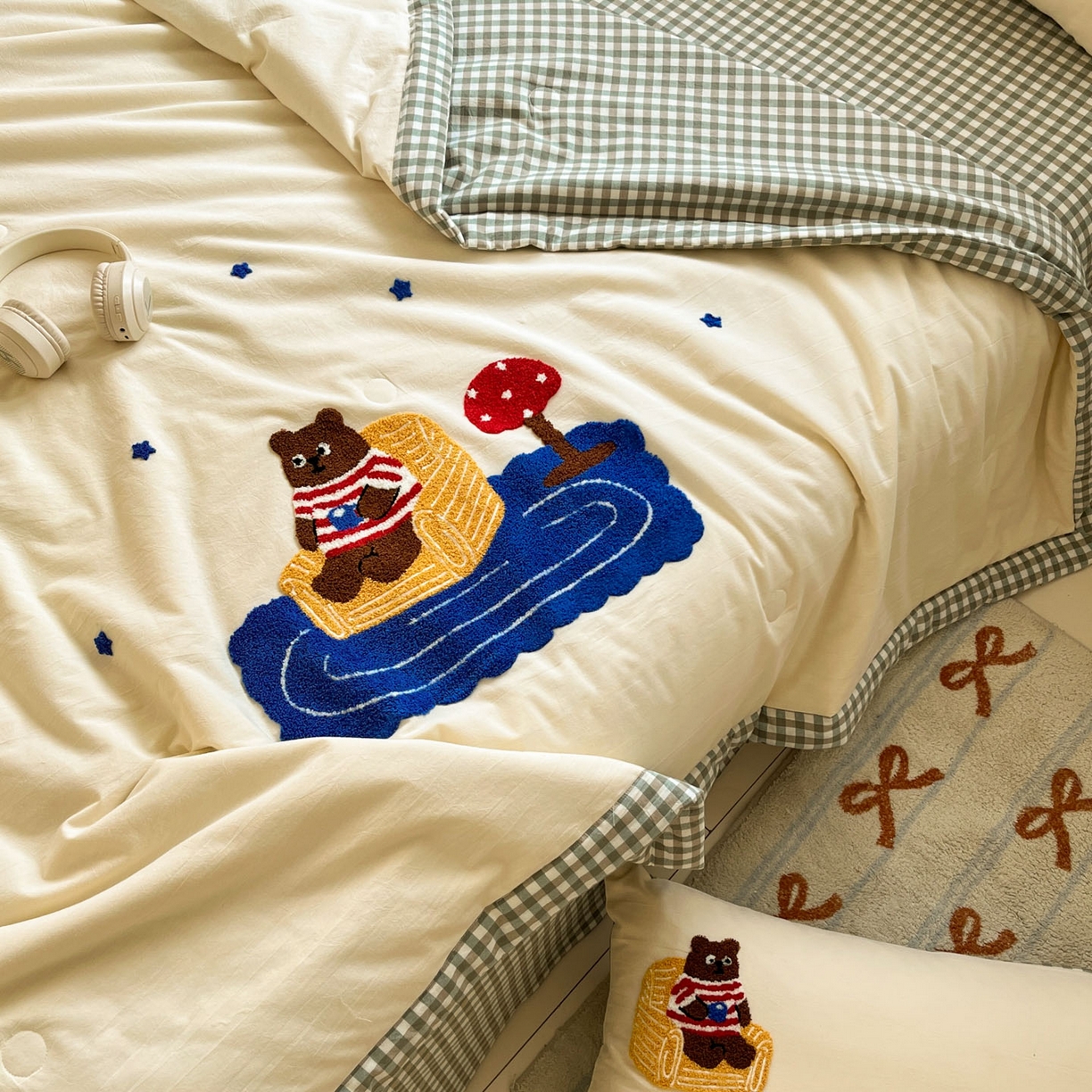 91家纺网 家纺一手货源 找家纺 一加一 2026新款全棉色织水洗棉毛巾绣大豆夏被夏凉被空调被四件套-闲趣小熊 闲趣小熊-格小绿