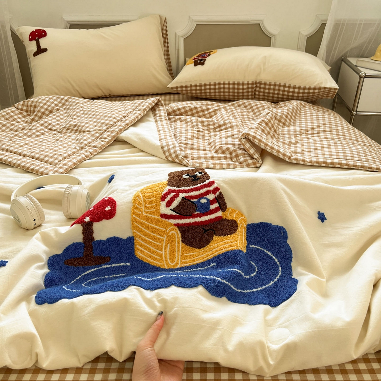 91家纺网 家纺一手货源 找家纺 一加一 2026新款全棉色织水洗棉毛巾绣大豆夏被夏凉被空调被四件套-闲趣小熊 闲趣小熊-格小米