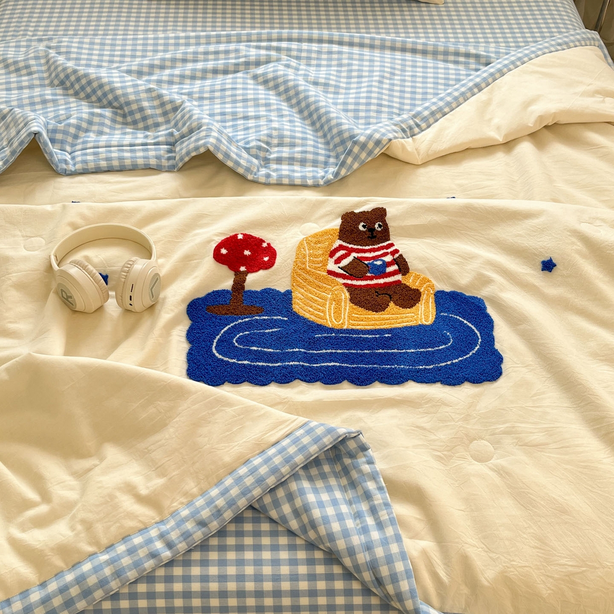 91家纺网 家纺一手货源 找家纺 一加一 2026新款全棉色织水洗棉毛巾绣大豆夏被夏凉被空调被四件套-闲趣小熊 闲趣小熊-格小蓝