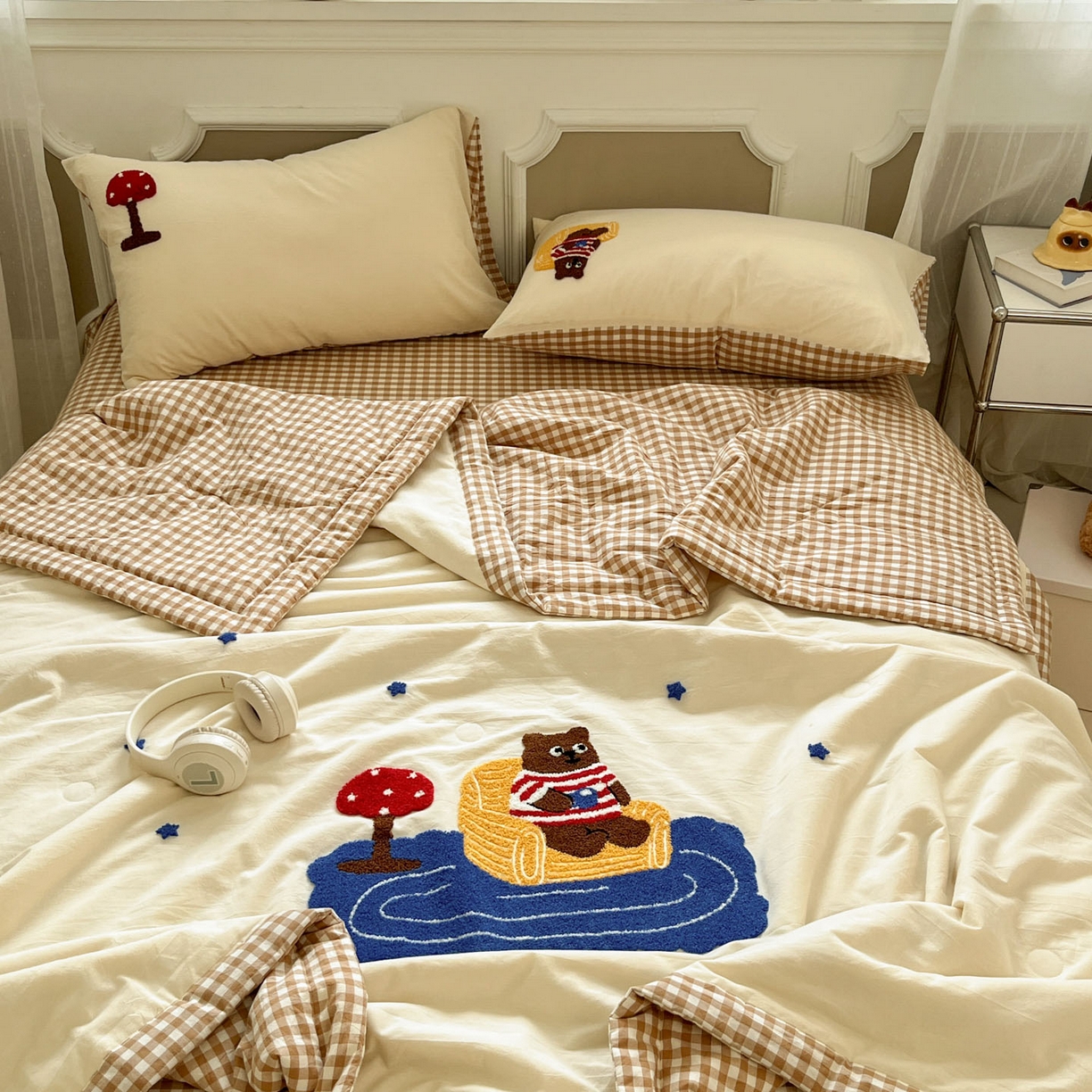 91家纺网 家纺一手货源 找家纺 一加一 2026新款全棉色织水洗棉毛巾绣大豆夏被夏凉被空调被四件套-闲趣小熊 闲趣小熊-格小米