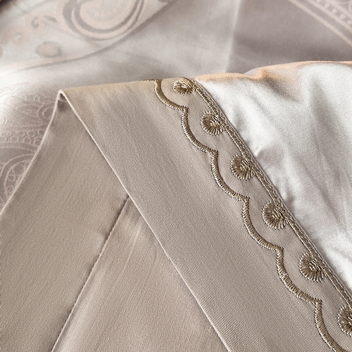 91家纺网 家纺一手货源 找家纺 莉迪娅 2026新款全棉纯棉贡缎提花夏被夏凉被空调被四件套 轻奢时尚银咖