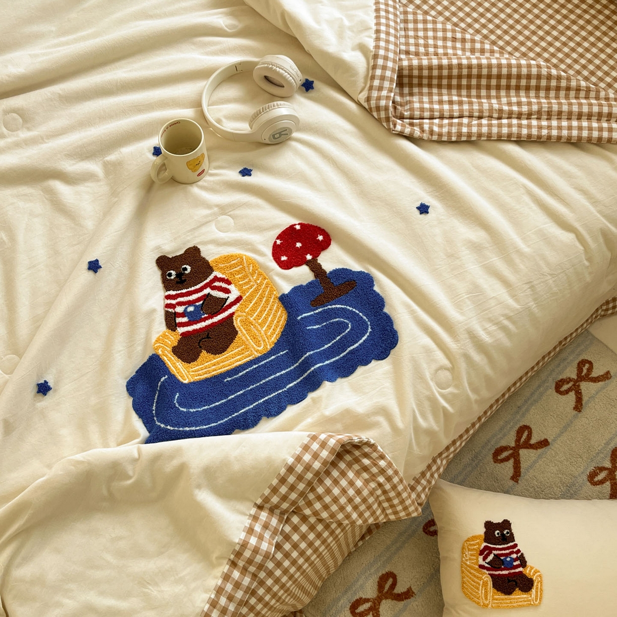 91家纺网 家纺一手货源 找家纺 一加一 2026新款全棉色织水洗棉毛巾绣大豆夏被夏凉被空调被四件套-闲趣小熊 闲趣小熊-格小米
