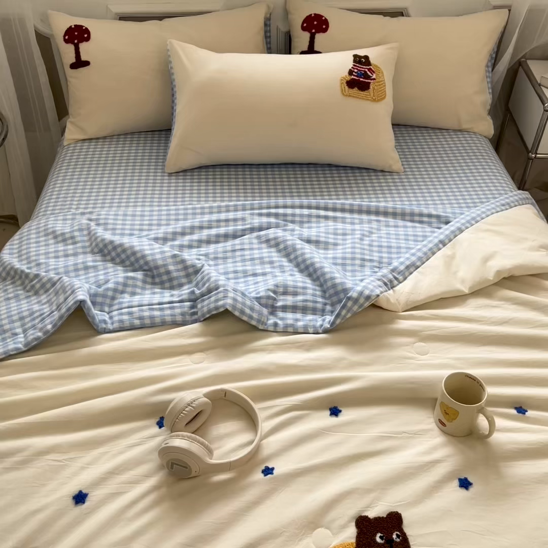 91家纺网 家纺一手货源 找家纺 （总）一加一 2026新款全棉色织水洗棉毛巾绣大豆夏被夏凉被空调被四件套-闲趣小熊