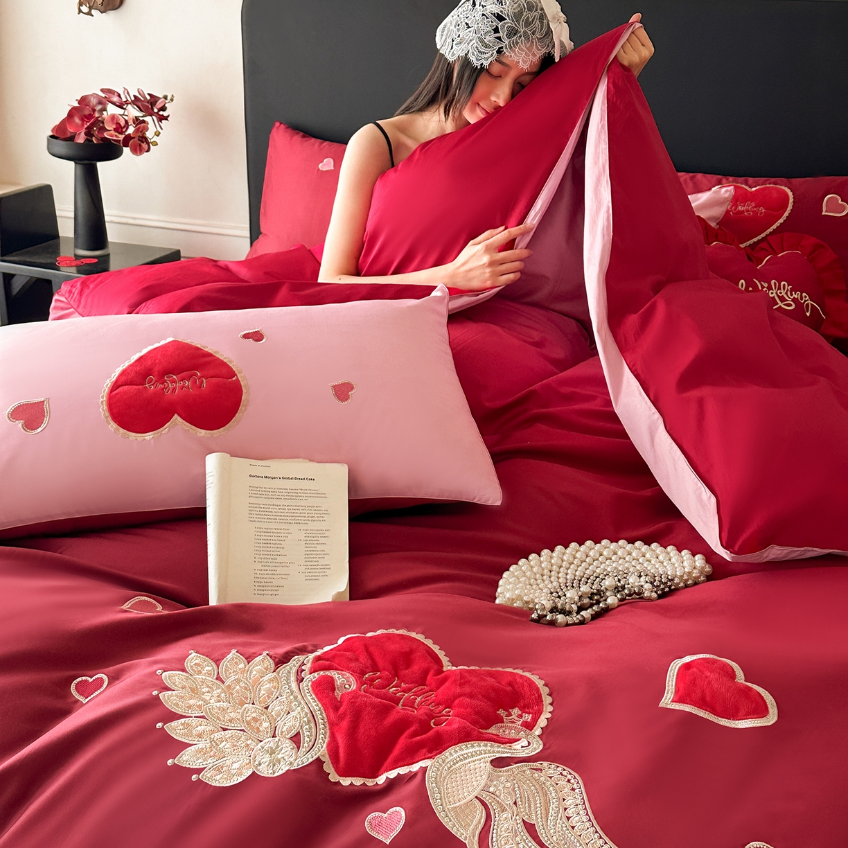 91家纺网 家纺一手货源 找家纺 （总）置顶家纺 2026春夏新款爱神之心婚庆数码印花刺绣四件套（下单送爱心抱枕一只）