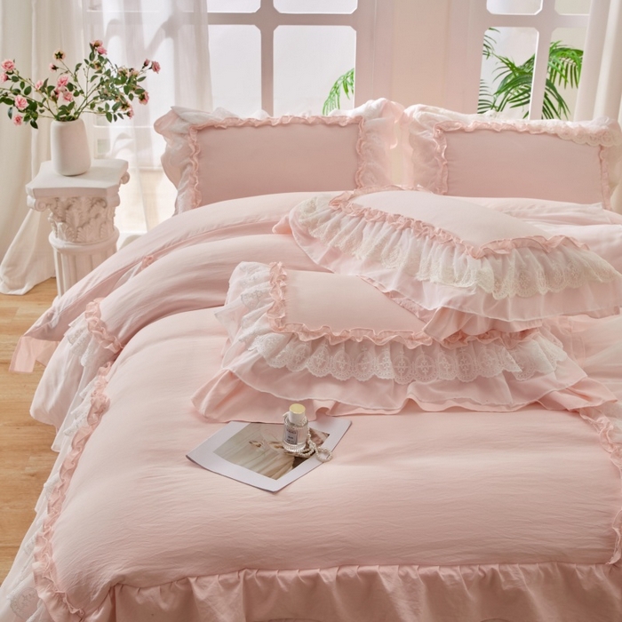 91家纺网 家纺一手货源 找家纺 七里香 2026春夏新款加厚锦棉雪纺蕾丝法式仿棉床盖韩版公主风四件套 知羽-粉玉