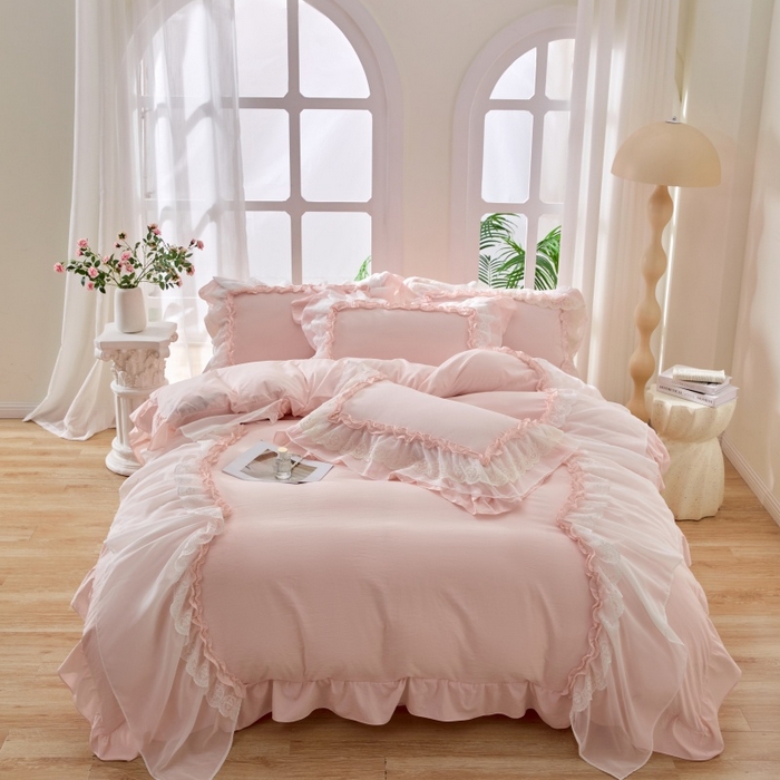 91家纺网 家纺一手货源 找家纺 七里香 2026春夏新款加厚锦棉雪纺蕾丝法式仿棉床盖韩版公主风四件套 知羽-粉玉