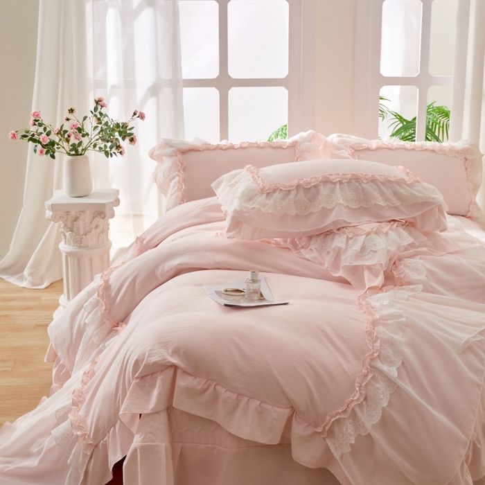 91家纺网 家纺一手货源 找家纺 七里香 2026春夏新款加厚锦棉雪纺蕾丝法式仿棉床盖韩版公主风四件套 知羽-粉玉