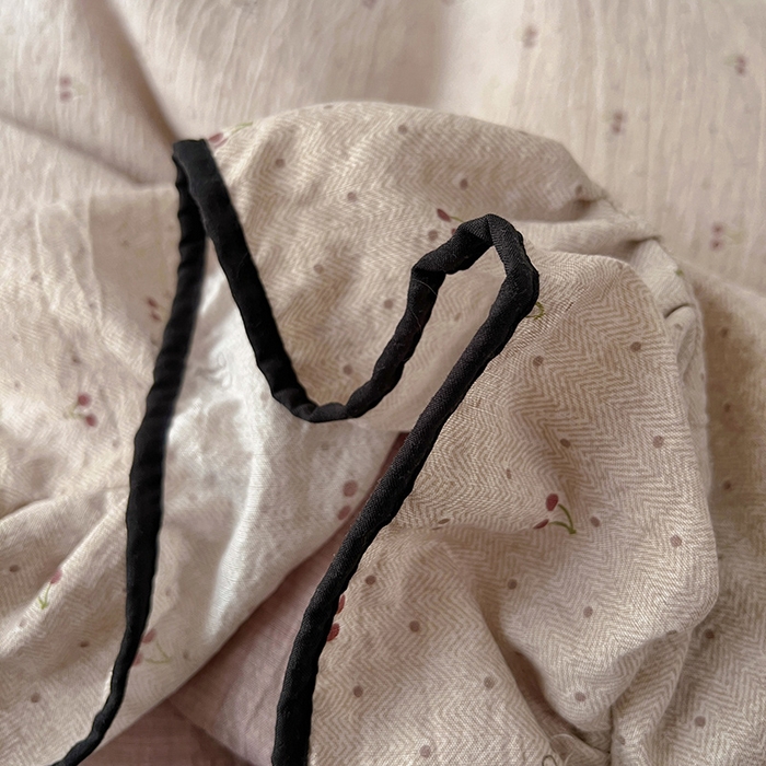 91家纺网 家纺一手货源 找家纺 睡美美家纺 2026新款皱皱纱肤感花边四件套 摩卡樱桃